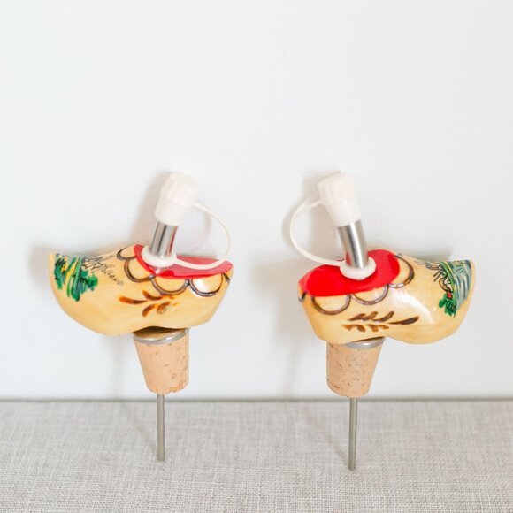 Pair Of Hand-Painted Dutch Wooden Shoe Bottle Stoppers Pourer Vintage Set of 2 - Picture 2 of 9